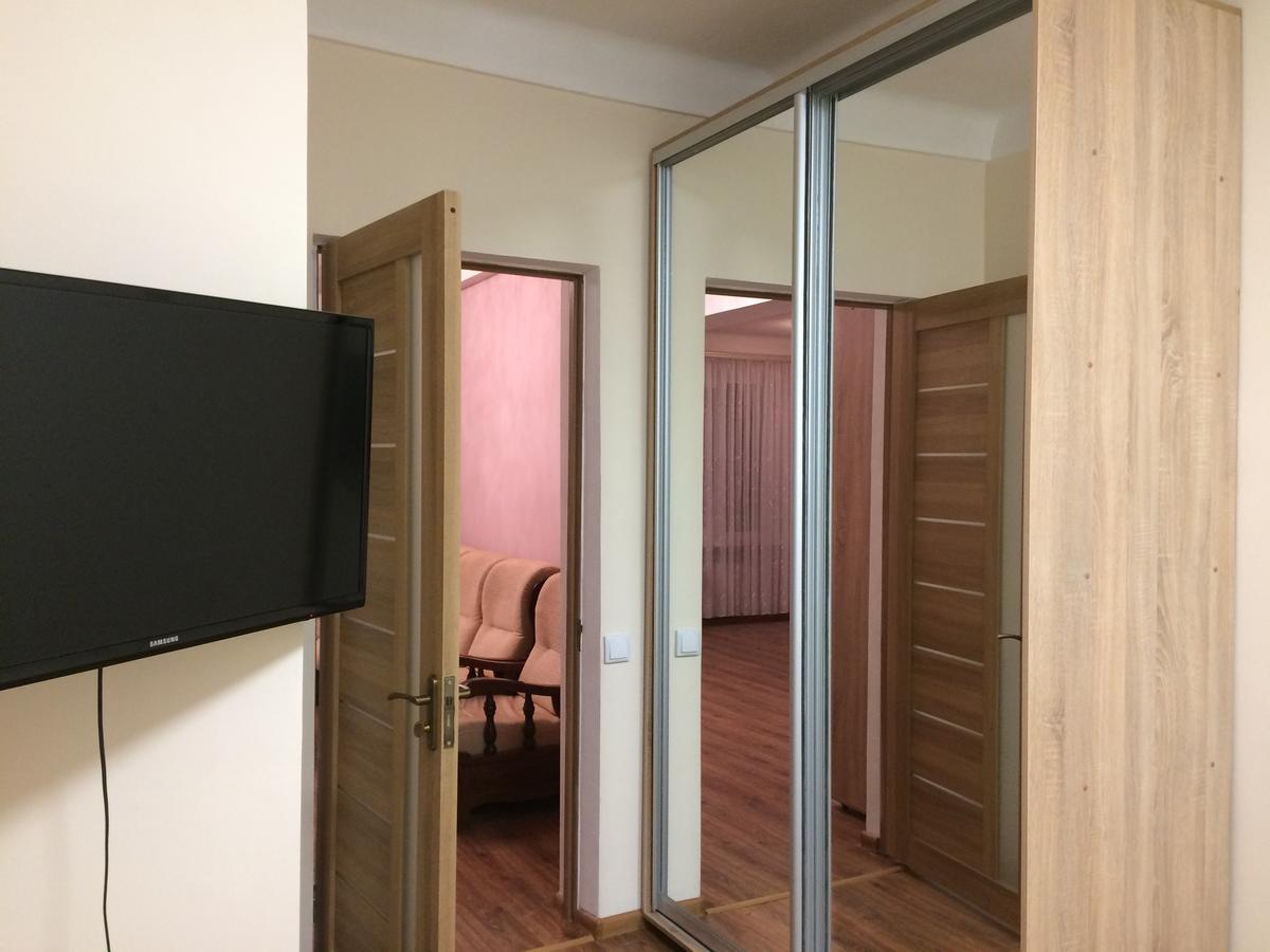Apartments Печерск Kijów Zewnętrze zdjęcie